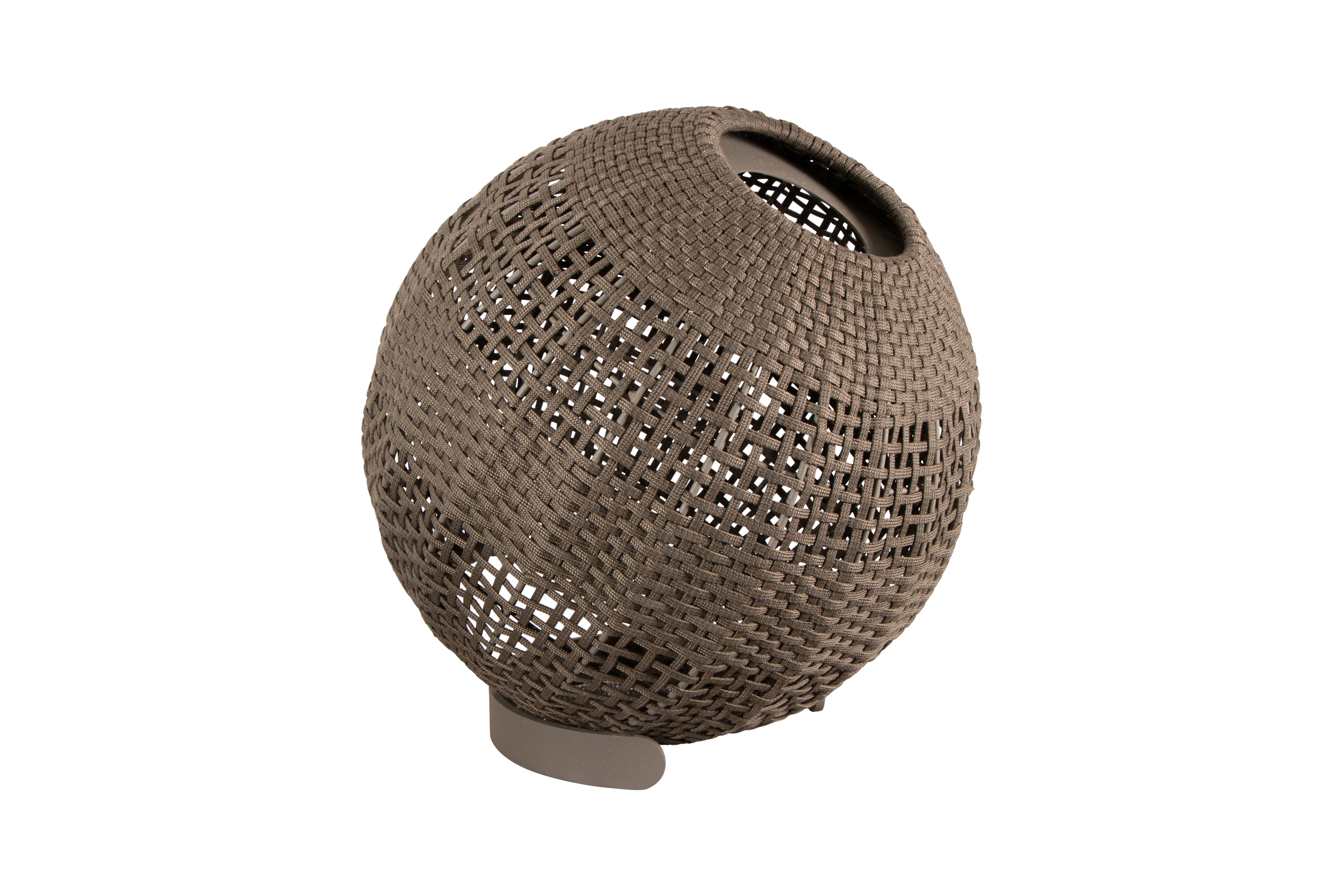 Illusion Outdoor Lampe von Cane-Line, rund, taupe, aus Rattan-Geflecht für Garten und Terrasse.
