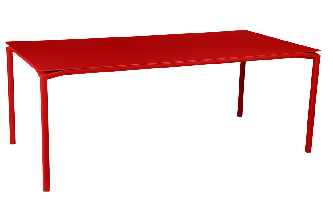 Roter Calvi Tisch von Fermob für den Außenbereich, moderner Gartentisch aus Metall.