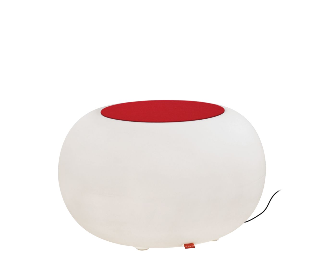 Moree Bubble Outdoor Sitzgelegenheit: Runde, weiße Lampe mit rotem Kissen als Sitzhocker.