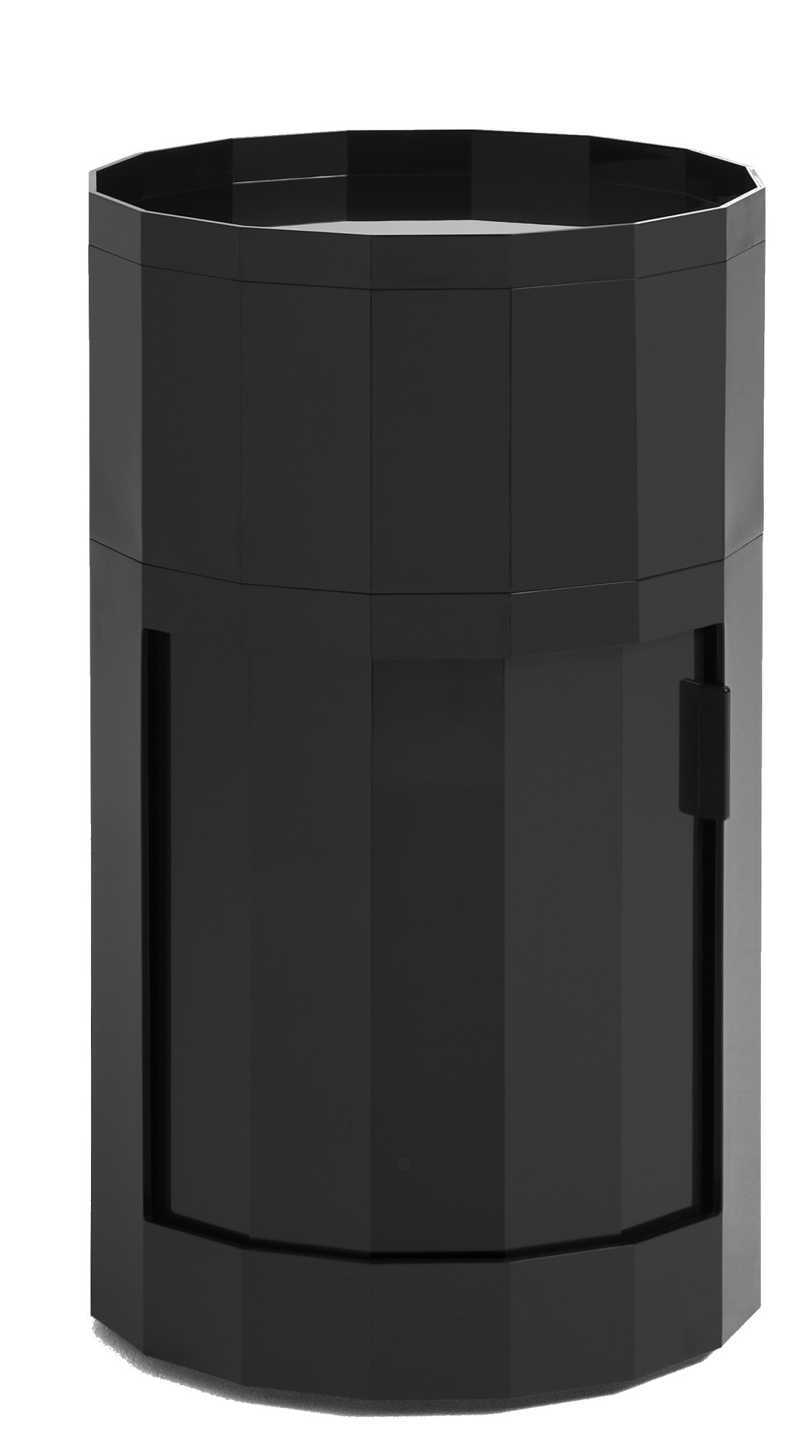 Schwarzer Facet Cabinet von Hay, ein moderner Stauraumschrank mit facettenreicher Oberfläche.