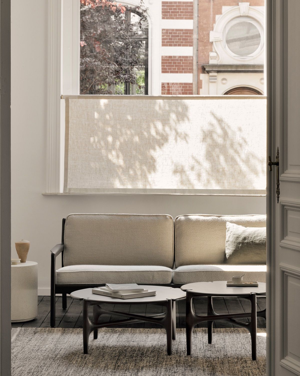 PI Couchtisch Rund Mahagoni lackiert Ethnicraft