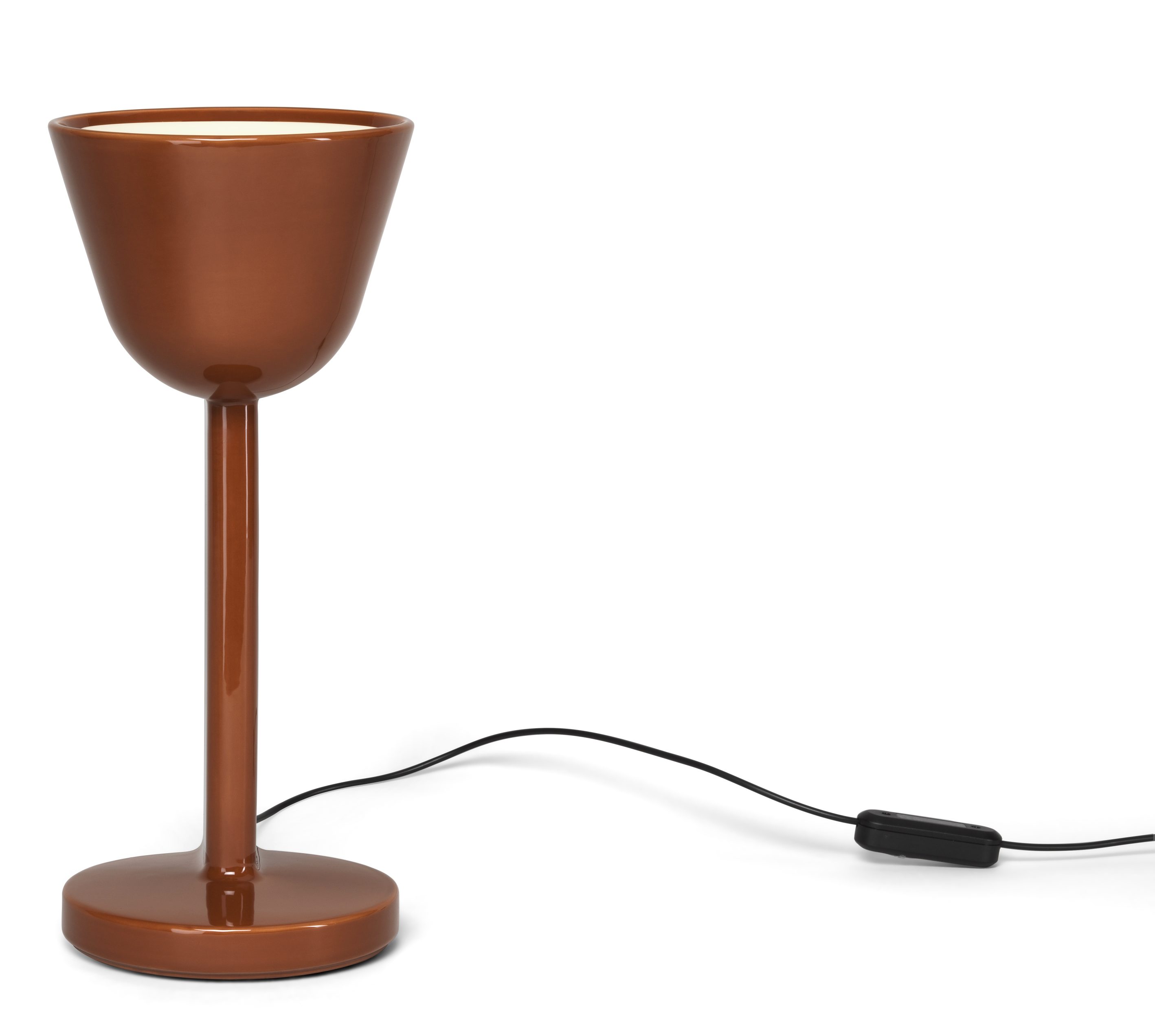 Nahaufnahme der Céramique Tischleuchte von Flos in glänzendem Kupferton.