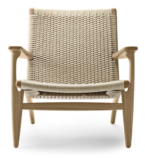 CH25 Lounge Sessel von Carl Hansen & Søn: Geölte Eiche mit geflochtener Sitzfläche. Designklassiker.