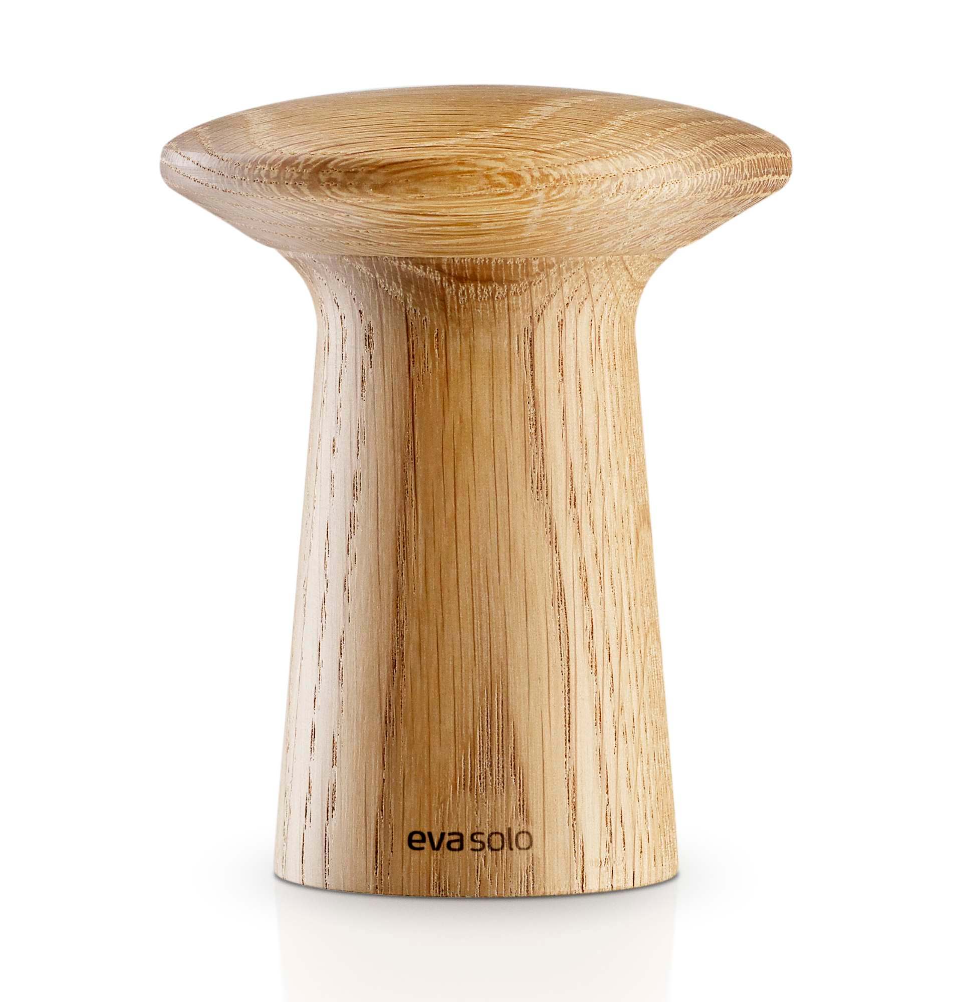 Nahaufnahme der Eva Solo Salz- und Pfeffermühle aus hellem Holz, modernes Küchendesign.