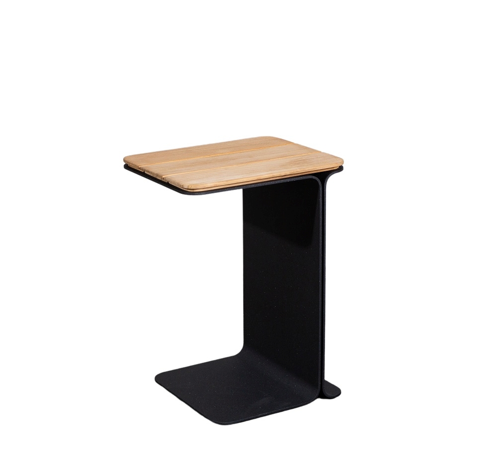 Cane-Line Beistelltisch Mega Outdoor: Moderner Gartentisch mit Holzplatte und schwarzem Gestell.