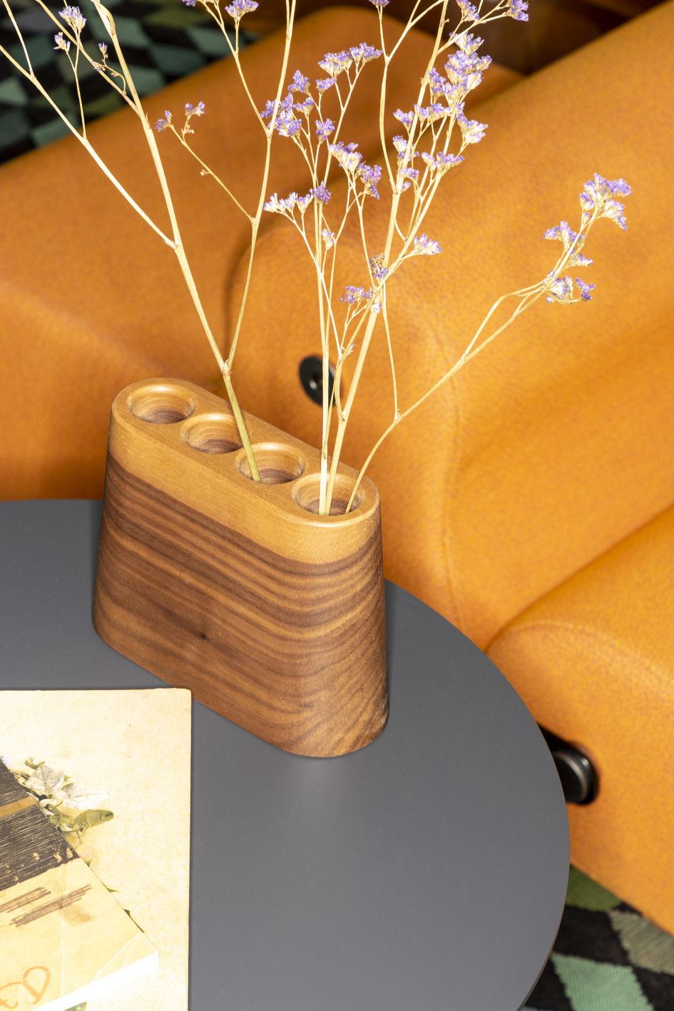 Aki Jr Stifthalter aus Zement B-Line