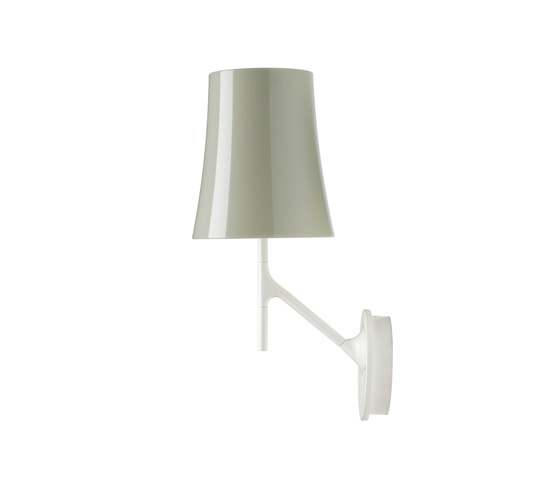 Weiße Birdie Wandleuchte von Foscarini mit grünem Lampenschirm, moderne Wandlampe für Wohnzimmer und Schlafzimmer.