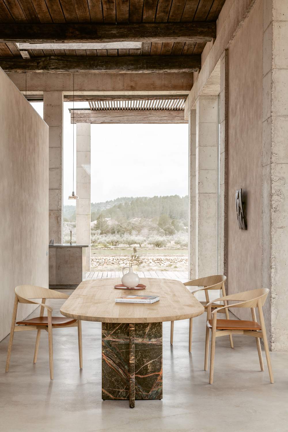 BC17 T-Rox Tisch oval Esstisch Janua 