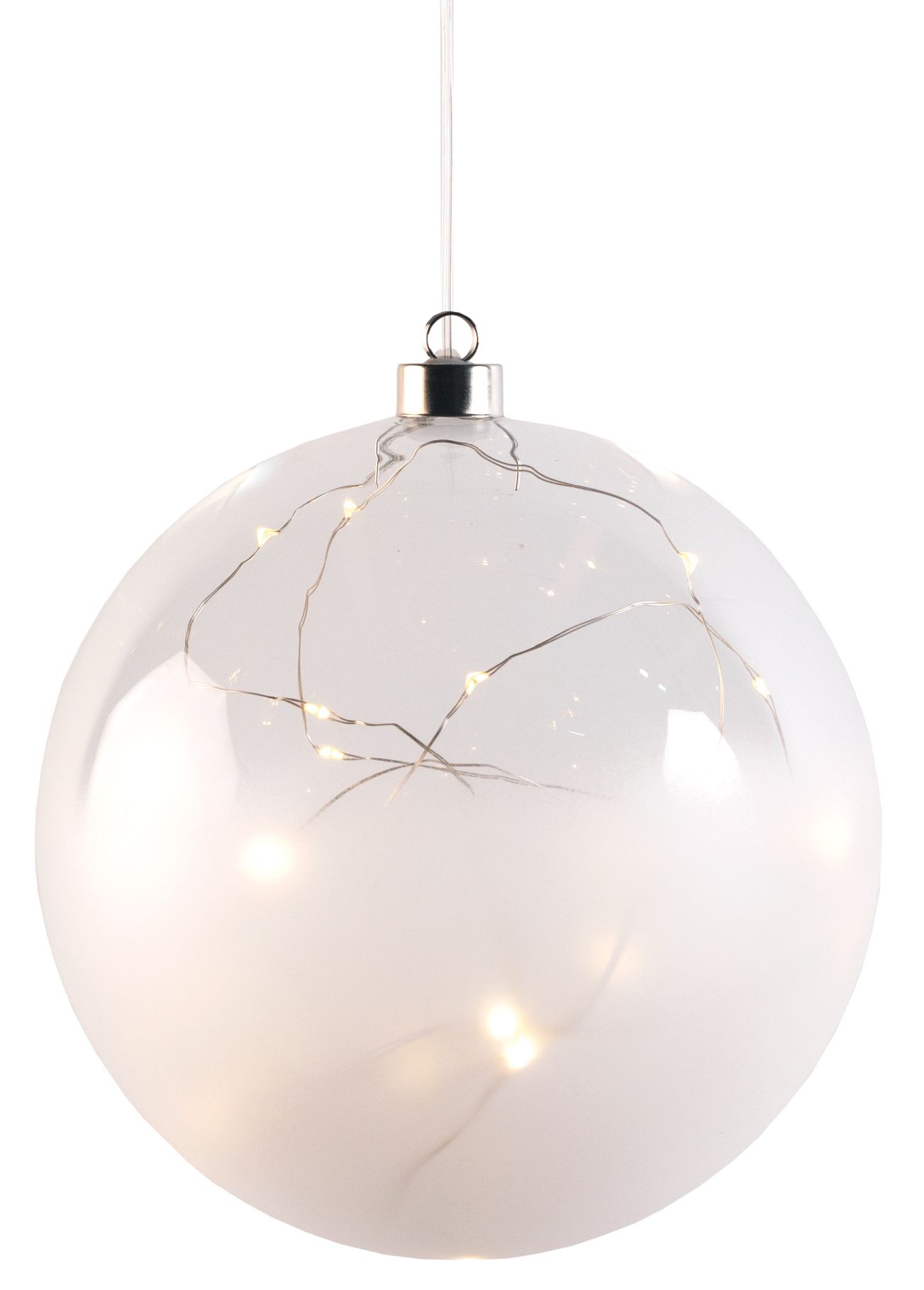 Nahaufnahme einer hängenden, gefrosteten XXL Lichtkugel mit warmweißen LEDs für stimmungsvolle Innenbeleuchtung.