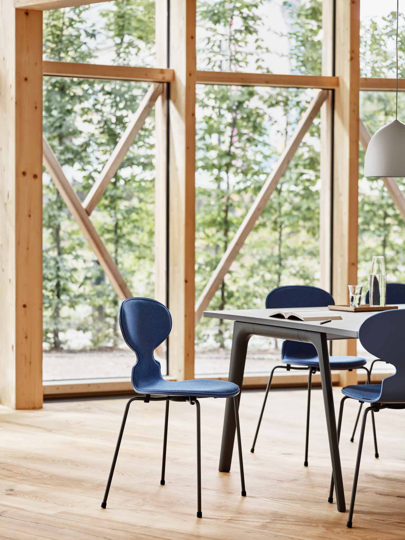 Pluralis Tisch Fritz Hansen