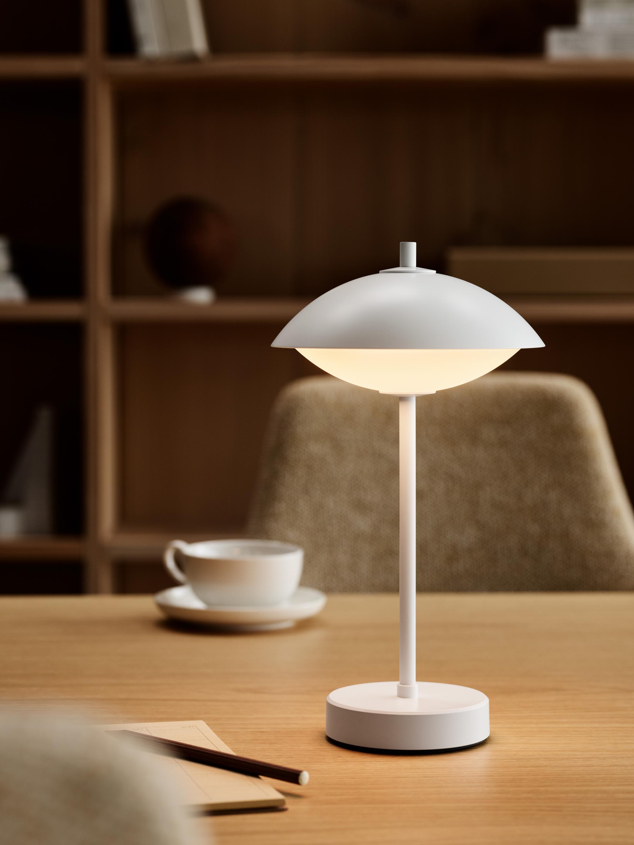 Clam Portable Tischleuchte Akkuleuchte Fritz Hansen