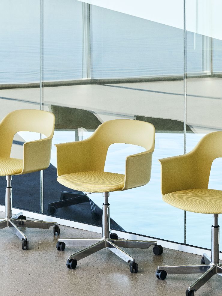 Layout Armchair 243 Armlehnstuhl 5-Sternfuß Hay