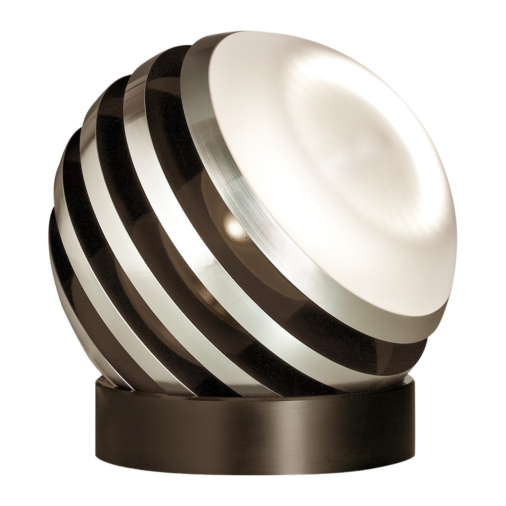 Bulo Tischleuchte von Tecnolumen: Kugelförmige Designlampe mit silbernen und schwarzen Streifen auf schwarzem Sockel.