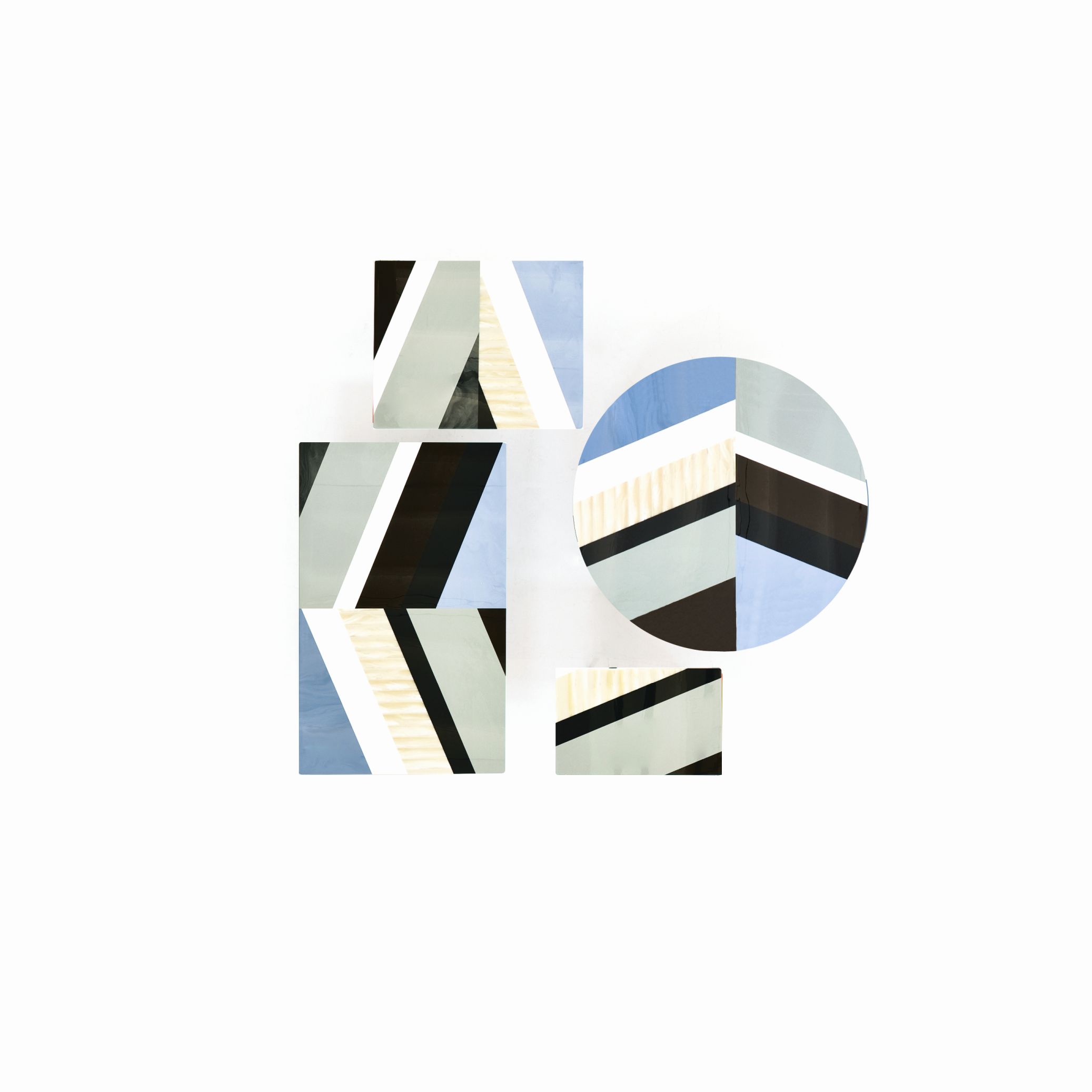 Blauer Fishbone Tisch von Moroso mit geometrischem Muster für modernes Wohnen.