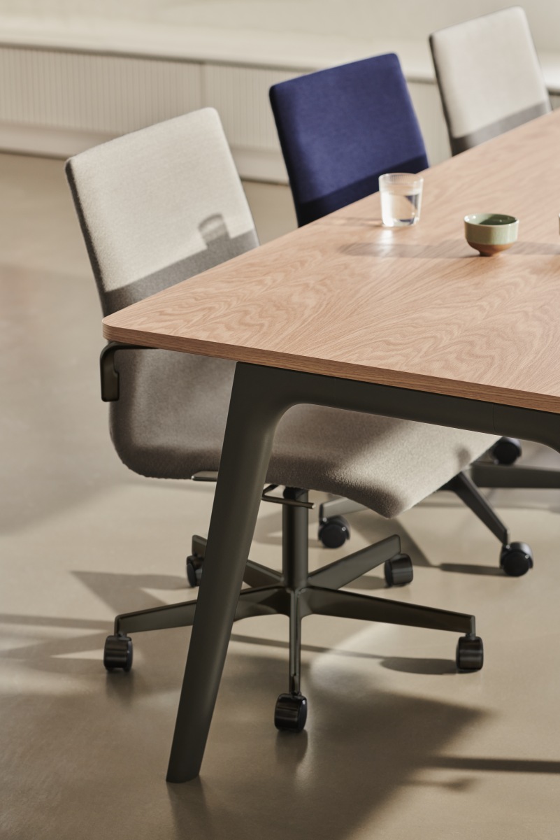 Pluralis Tisch Fritz Hansen