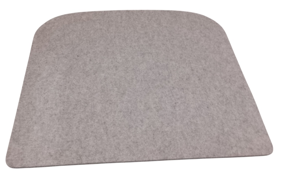 Hellgrau melierte Filz Sitzauflage für Thonet S32 Stuhl, passgenaue Filzauflage für bequemes Sitzen.