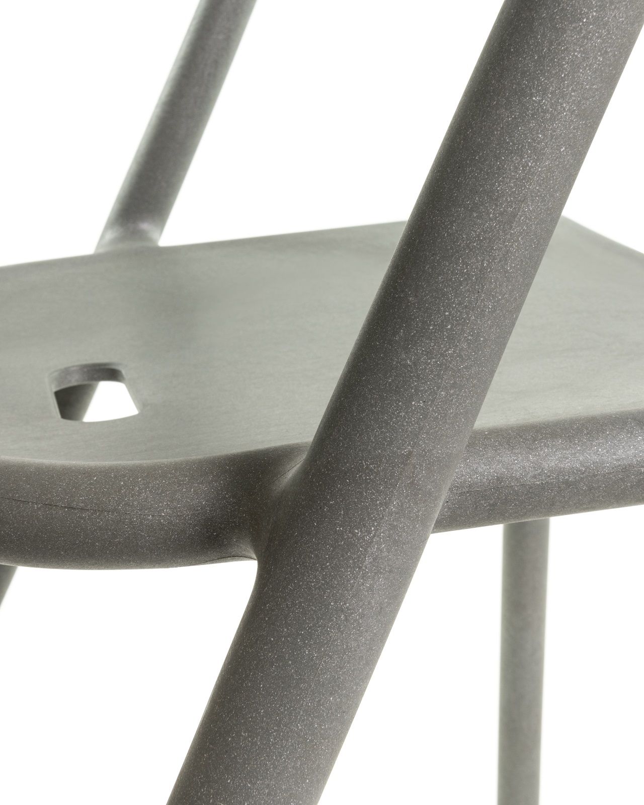 RE Air-ArmChair Indoor / Outdoor 100% Recycled Armlehnenstuhl Magis 