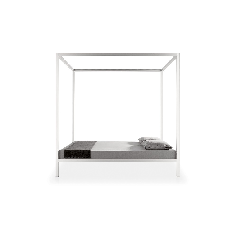 Weißes Aluminium Himmelbett / Schlafcouch von MDF Italia mit grauer Bettwäsche und Kissen.