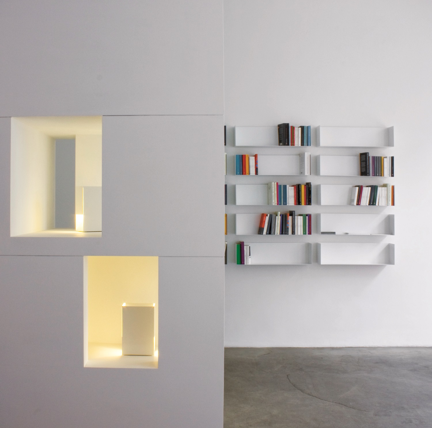 Taschenbuchregal a Linea1 by Müller Möbelwerkstätten