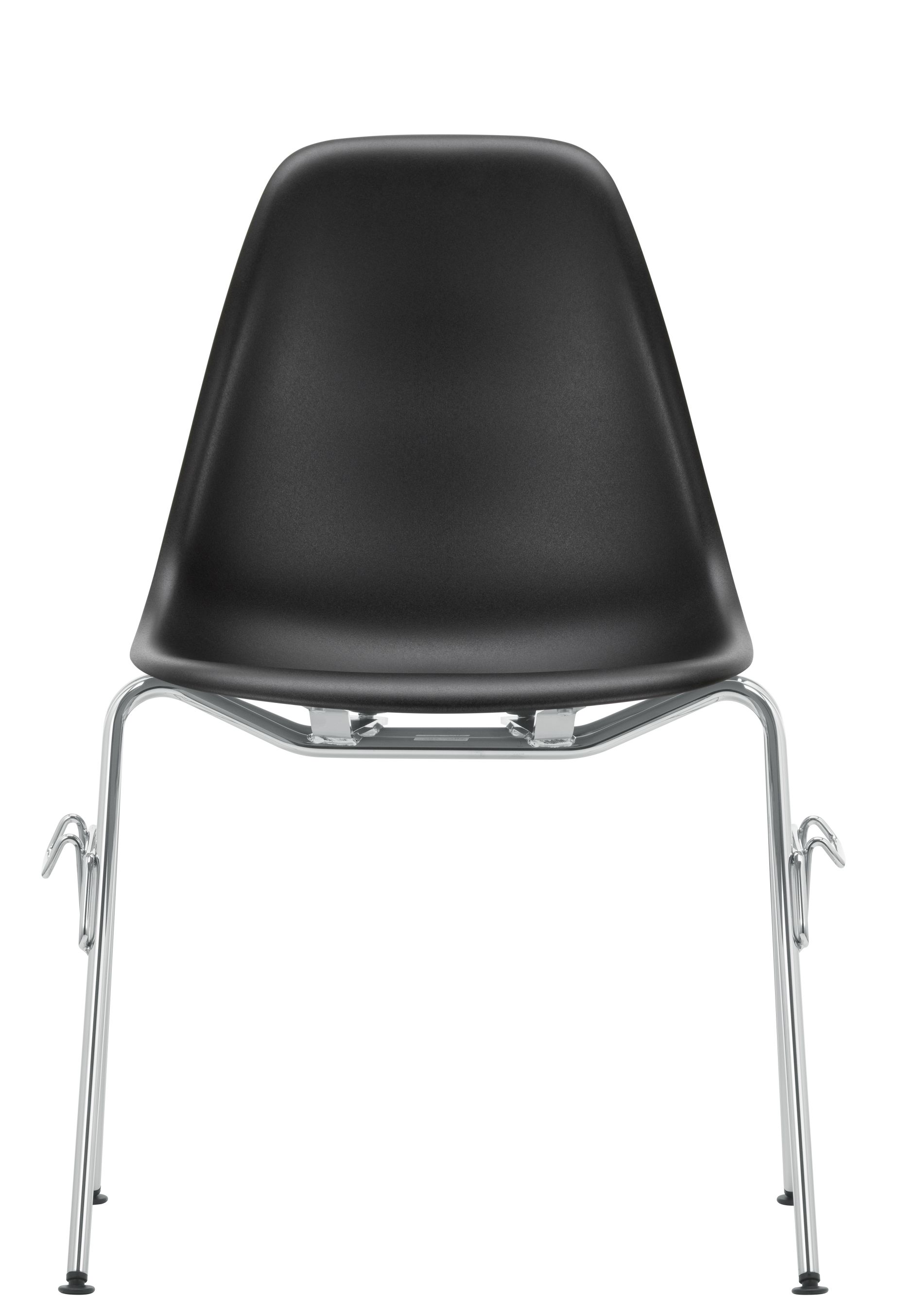 Schwarzer Eames Plastic Side Chair DSS von Vitra mit verchromtem Gestell, Frontansicht.