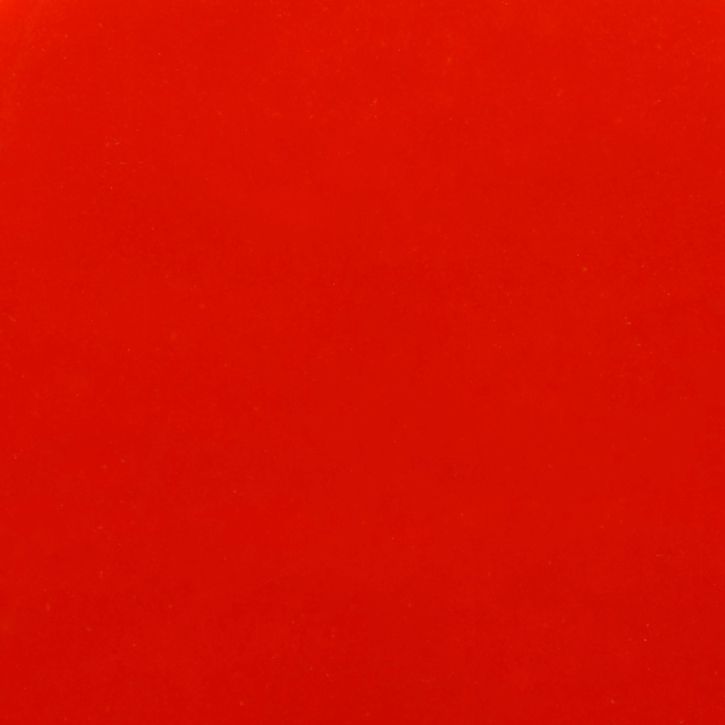 Nahaufnahme der roten Fungi Bodenleuchte Favius, modernes Design für stimmungsvolle Beleuchtung.