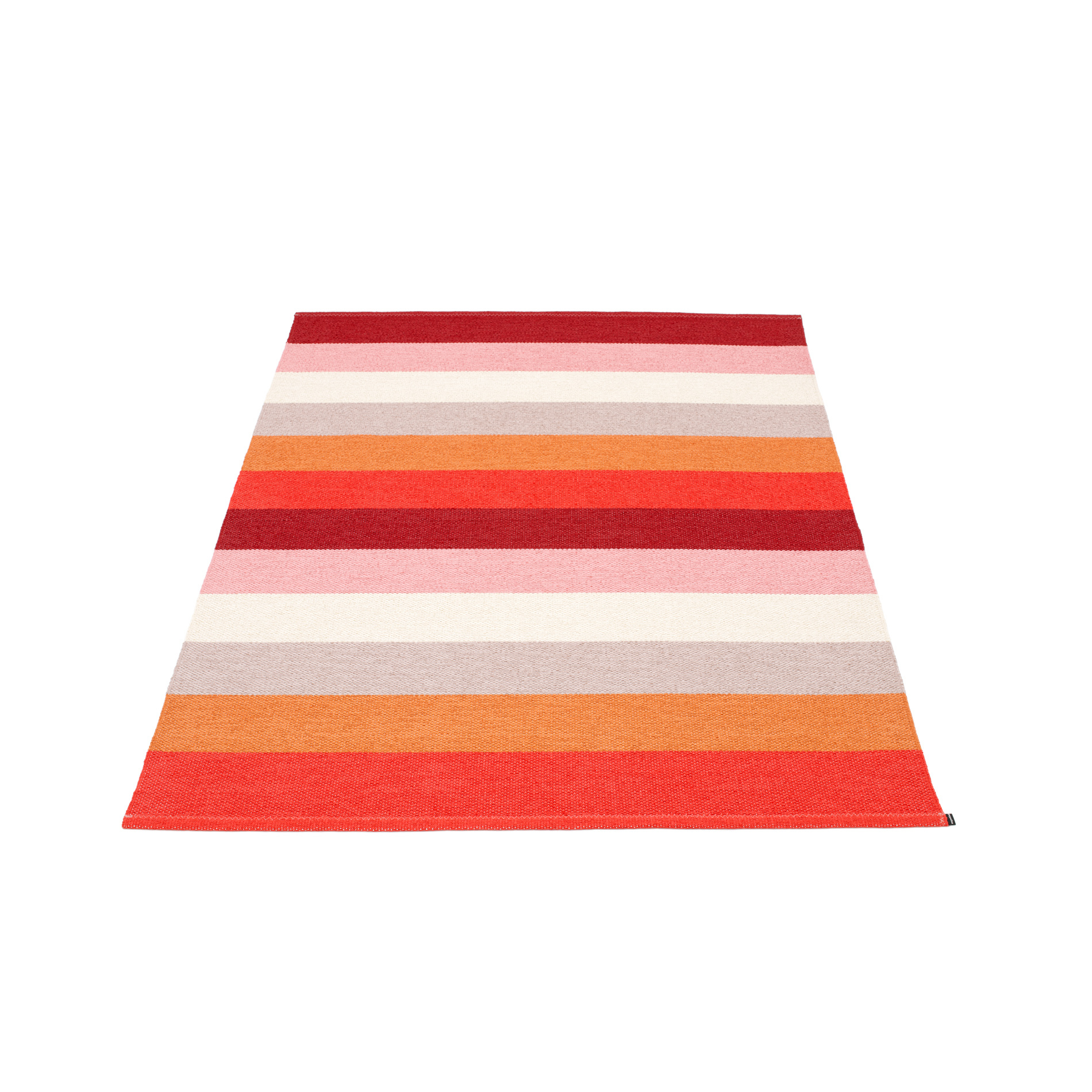 Pappelina Teppich Molly Sunset, gestreift in Rot, Orange, Rosa und Beige, 140x200 cm.
