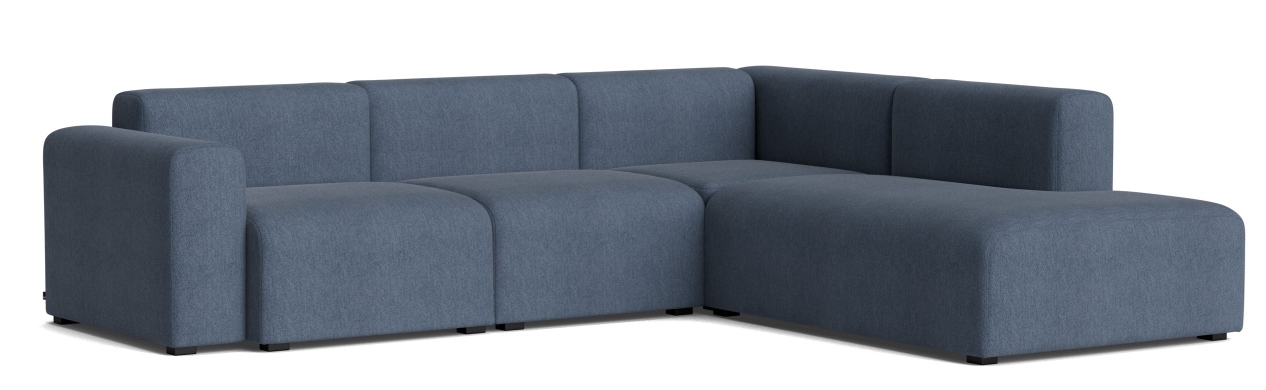 Mags Sofa Corner Combination in blau-grauem Stoff. Modernes Ecksofa mit niedriger Armlehne.