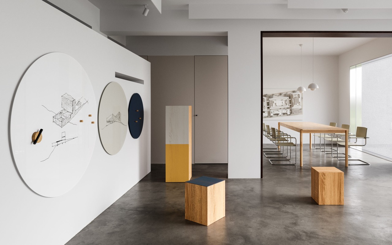 Helle Büroumgebung mit Chat Board Orbit Wandtafeln in Weiß, Beige und Blau. Magnetische Glastafeln.