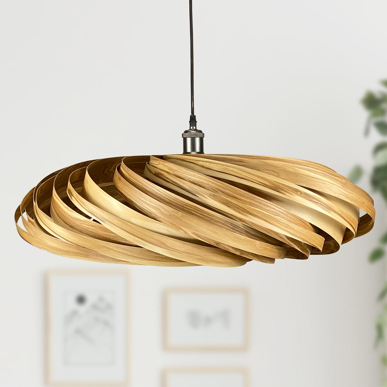 Veneria Hängeleuchte aus Olivesche, spiralförmiges Design, moderne Pendelleuchte für Wohnzimmer und Esszimmer.