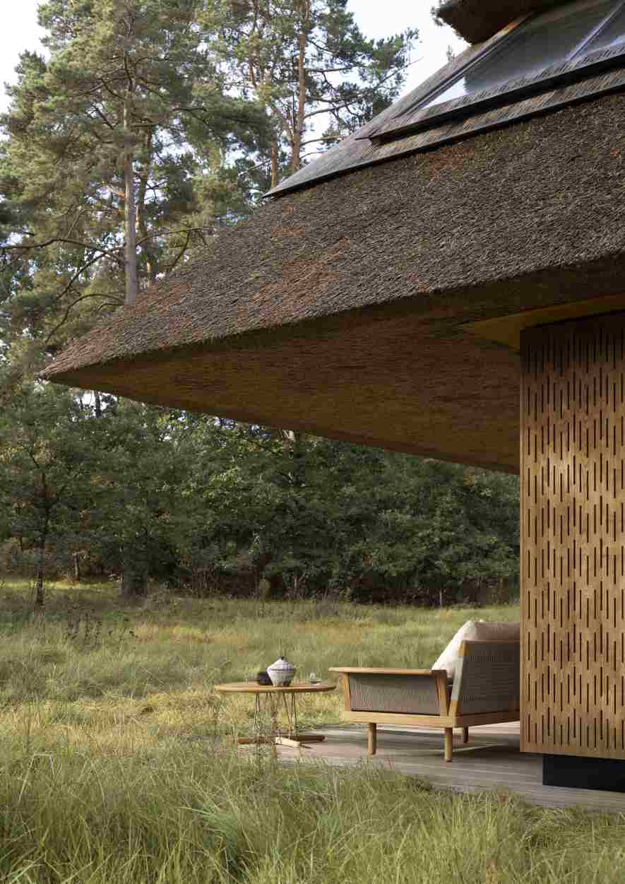 E510 Embrace Sofa Modul von Carl Hansen & Søn im Outdoor-Bereich mit Rückenlehne.