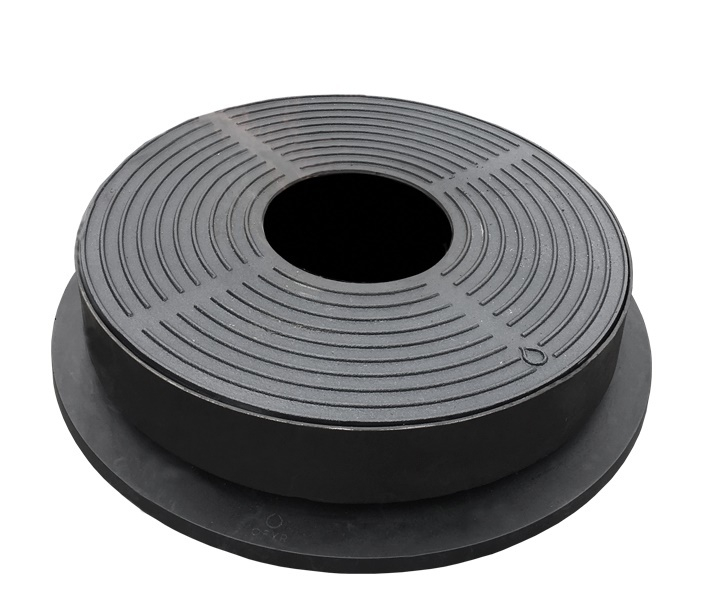 Schwarzer Tabl´O Tischgrill von Ofyr, ein Einzelstück für stilvolles Grillen im Freien.