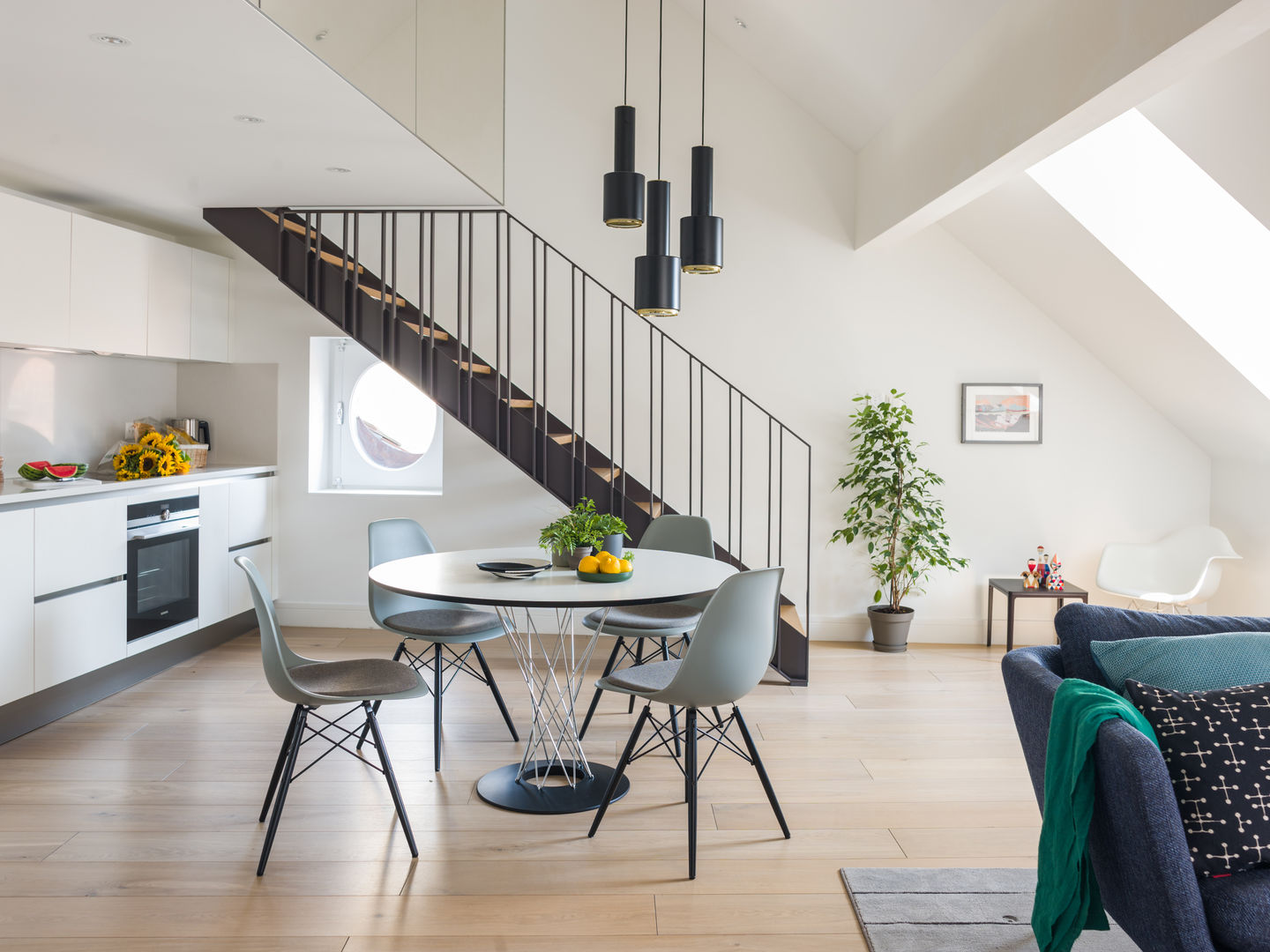 Eames Fiberglass Chair DSW Stuhl Vitra