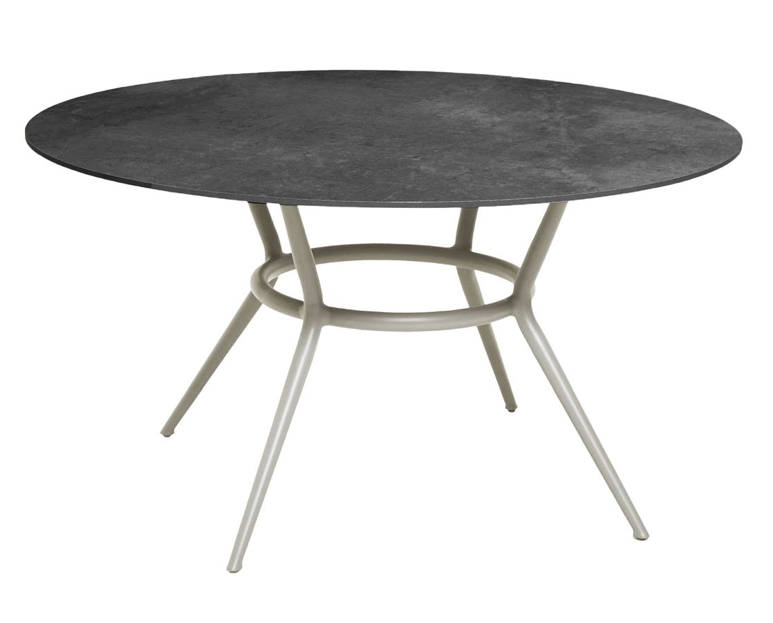Joy Outdoor Esstisch rund Gestell Taupe / Tischplatte Fossil Keramik schwarz Cane-Line