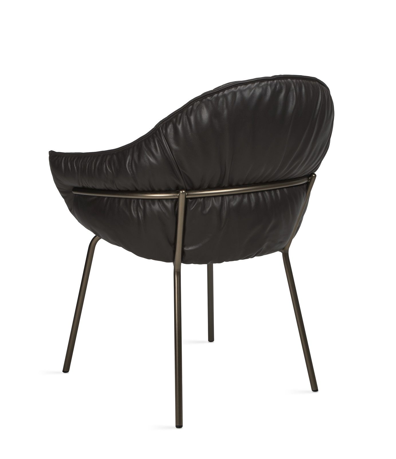 Rückansicht des Marie Armchair Sessels von Freifrau Manufaktur mit schwarzem Lederbezug und Metallgestell.