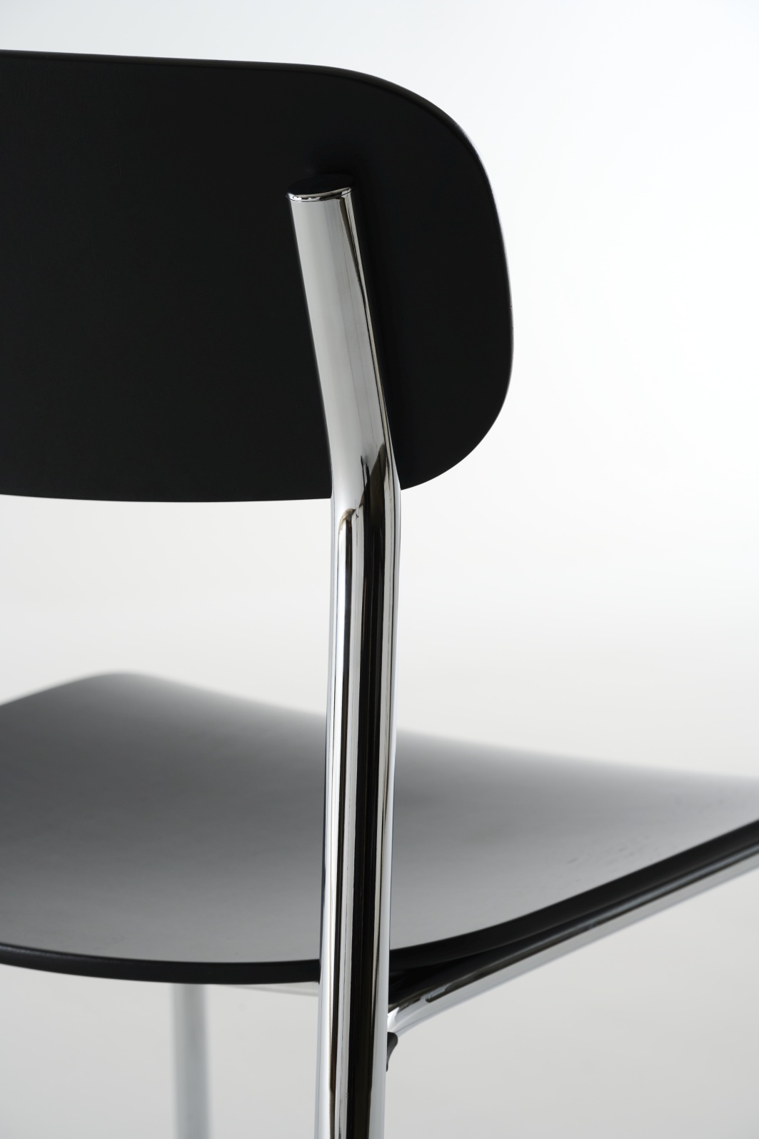 S 243 / S243 Stahlrohr Stuhl Thonet