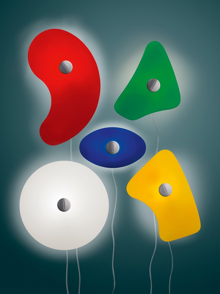 Foscarini Bit Wandlampe: Bunte, abstrakte Wandleuchten in Rot, Grün, Blau, Gelb und Weiß.
