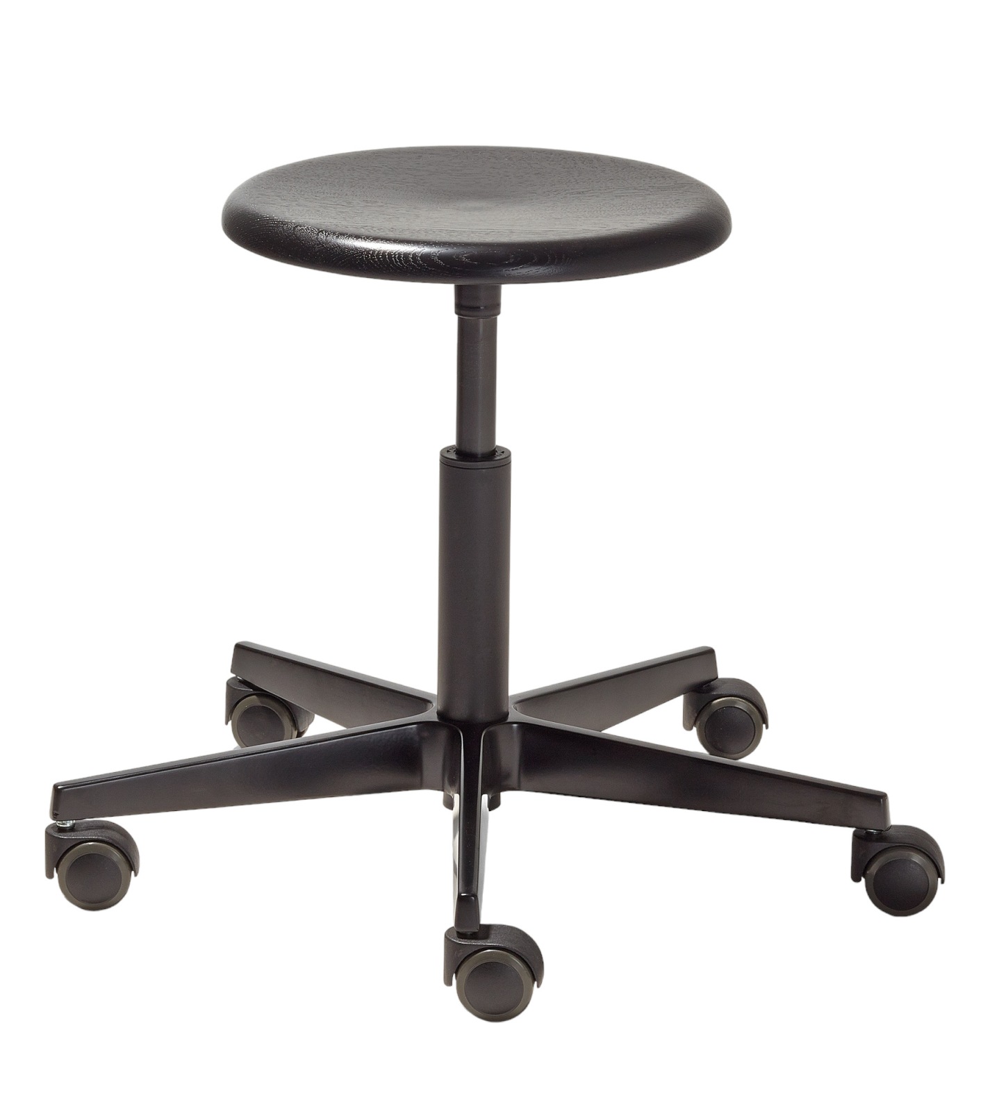 Schwarzer Mr. Round Drehhocker von Richard Lampert mit Rollen und höhenverstellbarem Sitz.