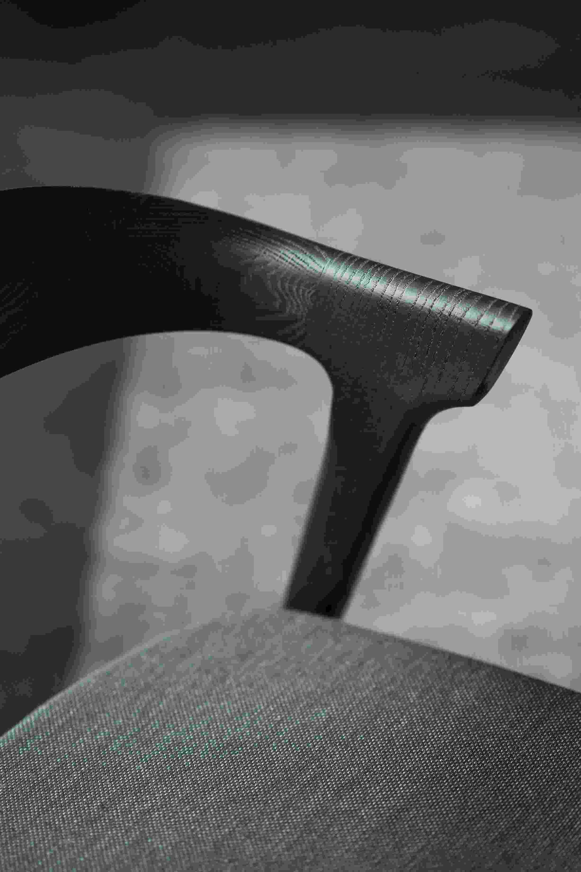 Bok Stuhl Eiche braun / Stoff Schwarz Ethnicraft