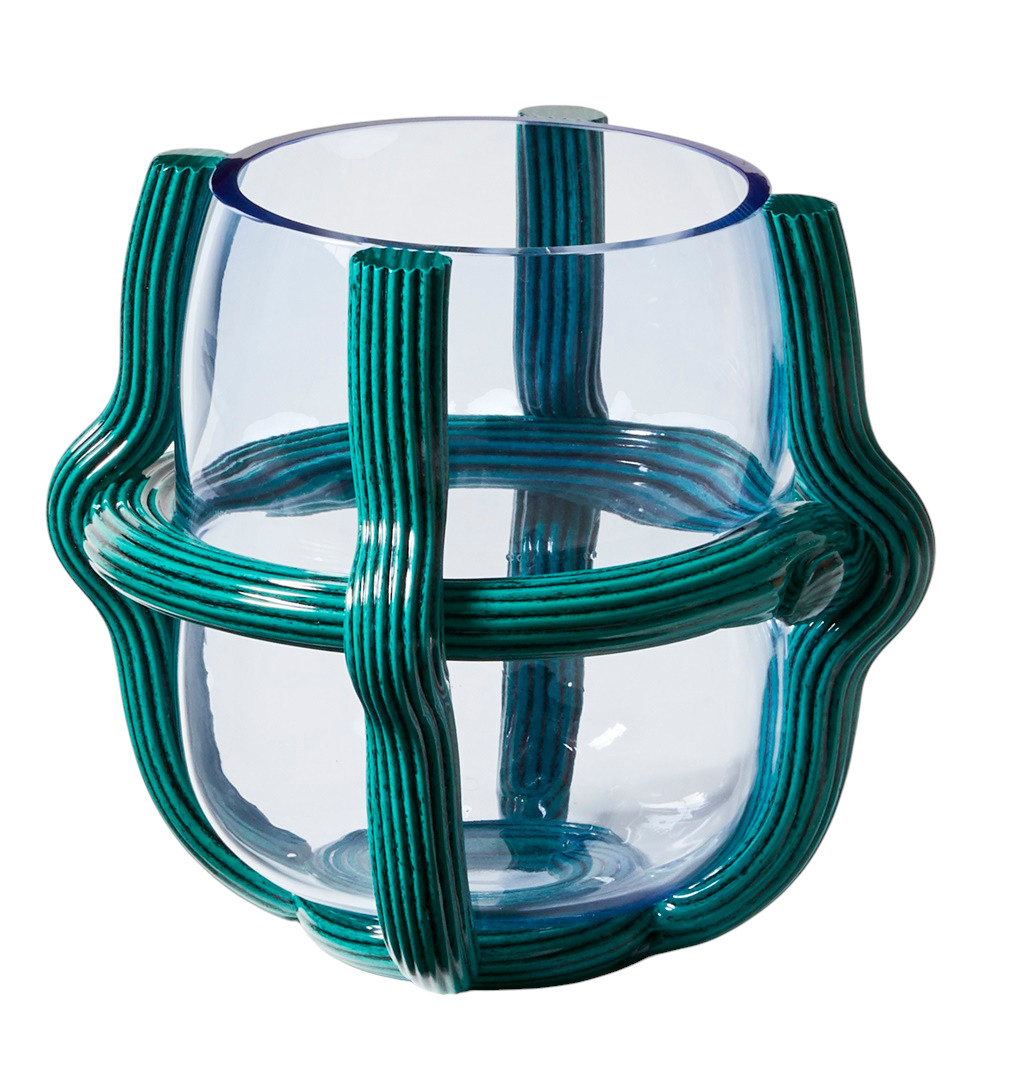 Sestiere Vase von Cassina, H 26 cm: Moderne Glasvase mit türkisfarbenem, geripptem Dekor.