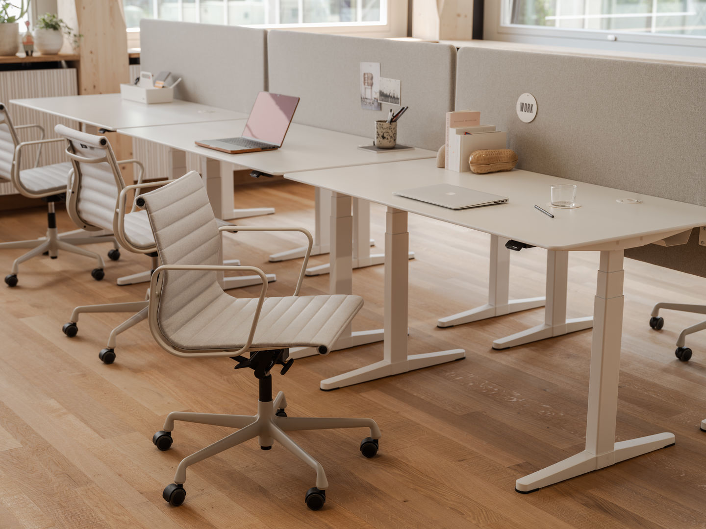 Aluminium Chair EA 117 / EA117 Stuhl Vitra