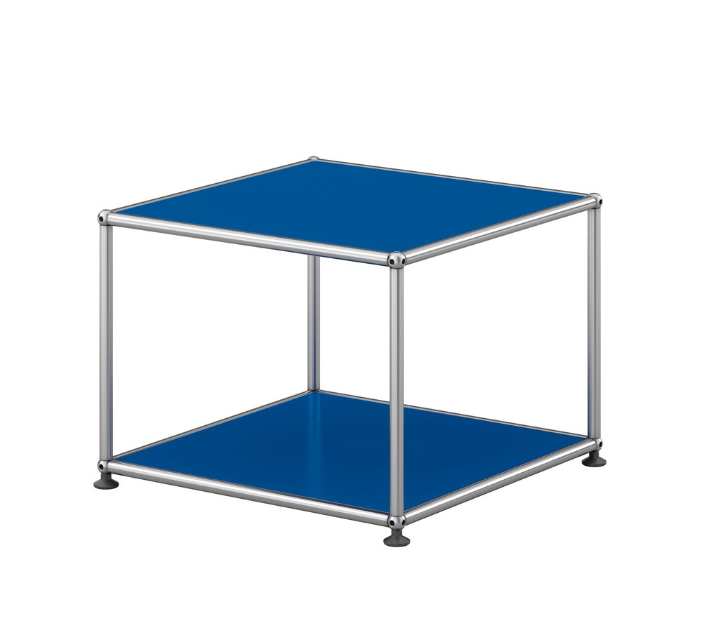 USM Haller Beistelltisch in Enzianblau, offenes Design mit verchromtem Gestell, modernes Möbelstück für Wohn- und Arbeitsbereiche.