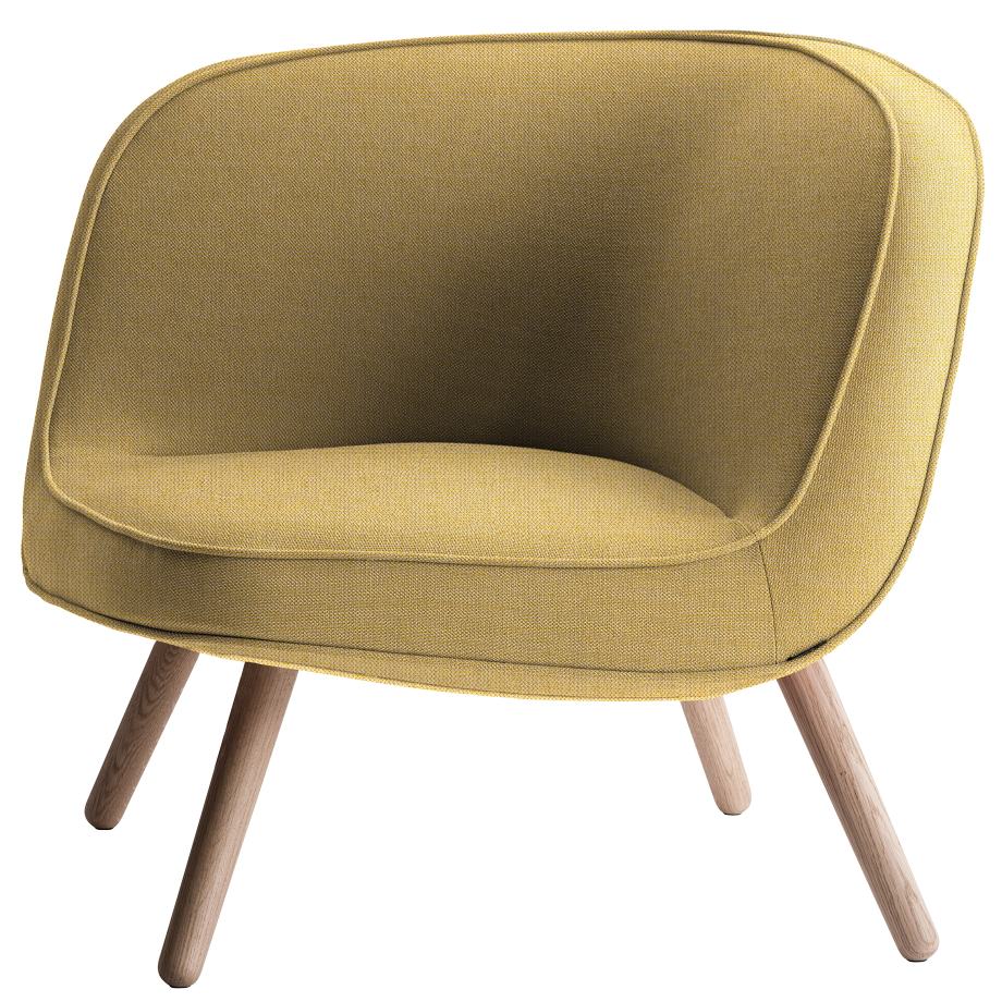 Gelber Via57 Sessel von Fritz Hansen mit Stoffbezug und hellen Holzbeinen, Frontansicht.