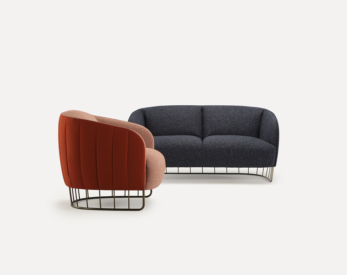 Tonella Sessel und Sofa von Sancal: Moderner Loungesessel und Zweisitzer Sofa mit Metallgestell.