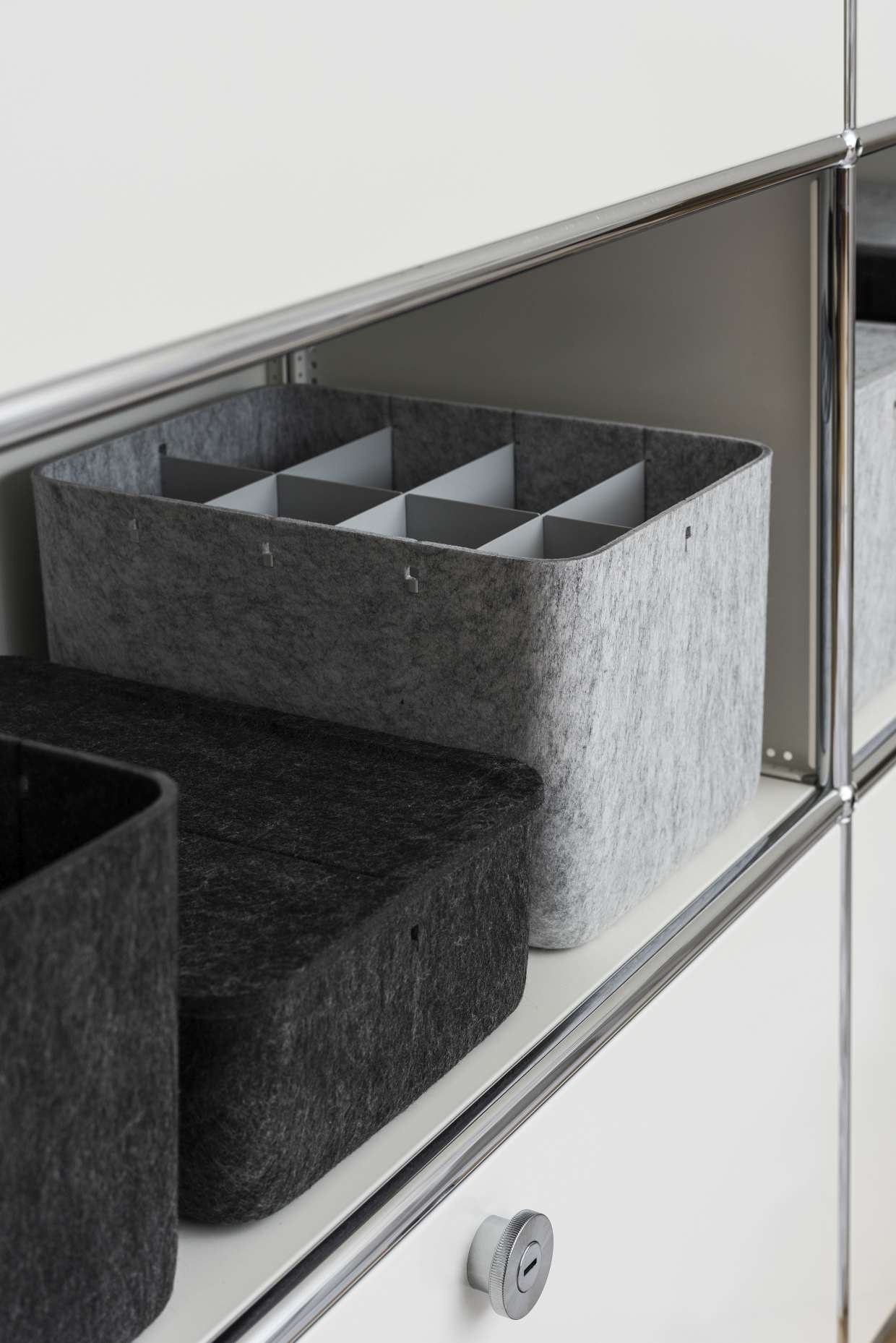 USM Haller Inos Box hoch mit Tablett