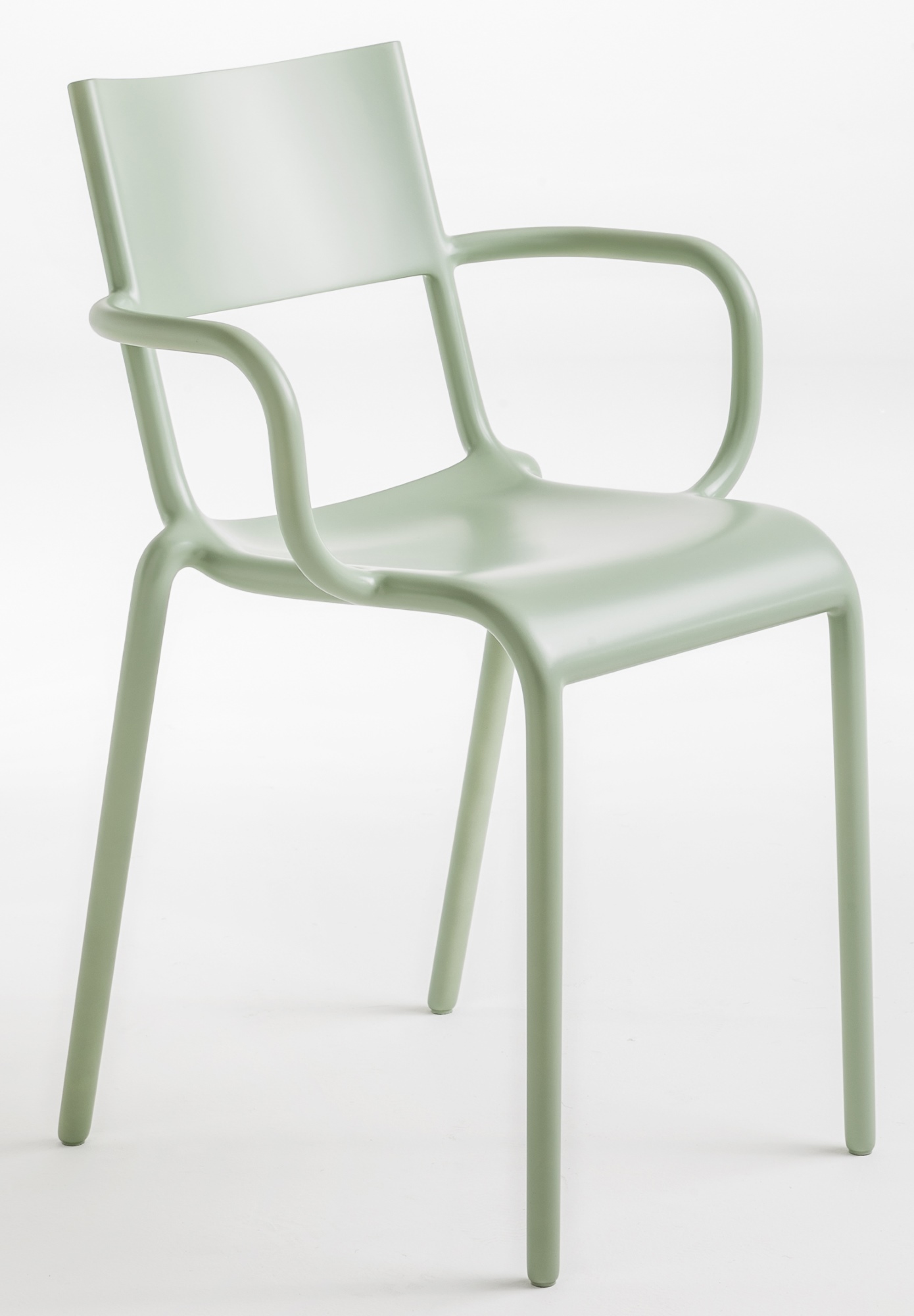 Salbeigrüne "Generic A" Stuhl mit Armlehnen, moderner Designstuhl für Esszimmer und Wohnbereich.