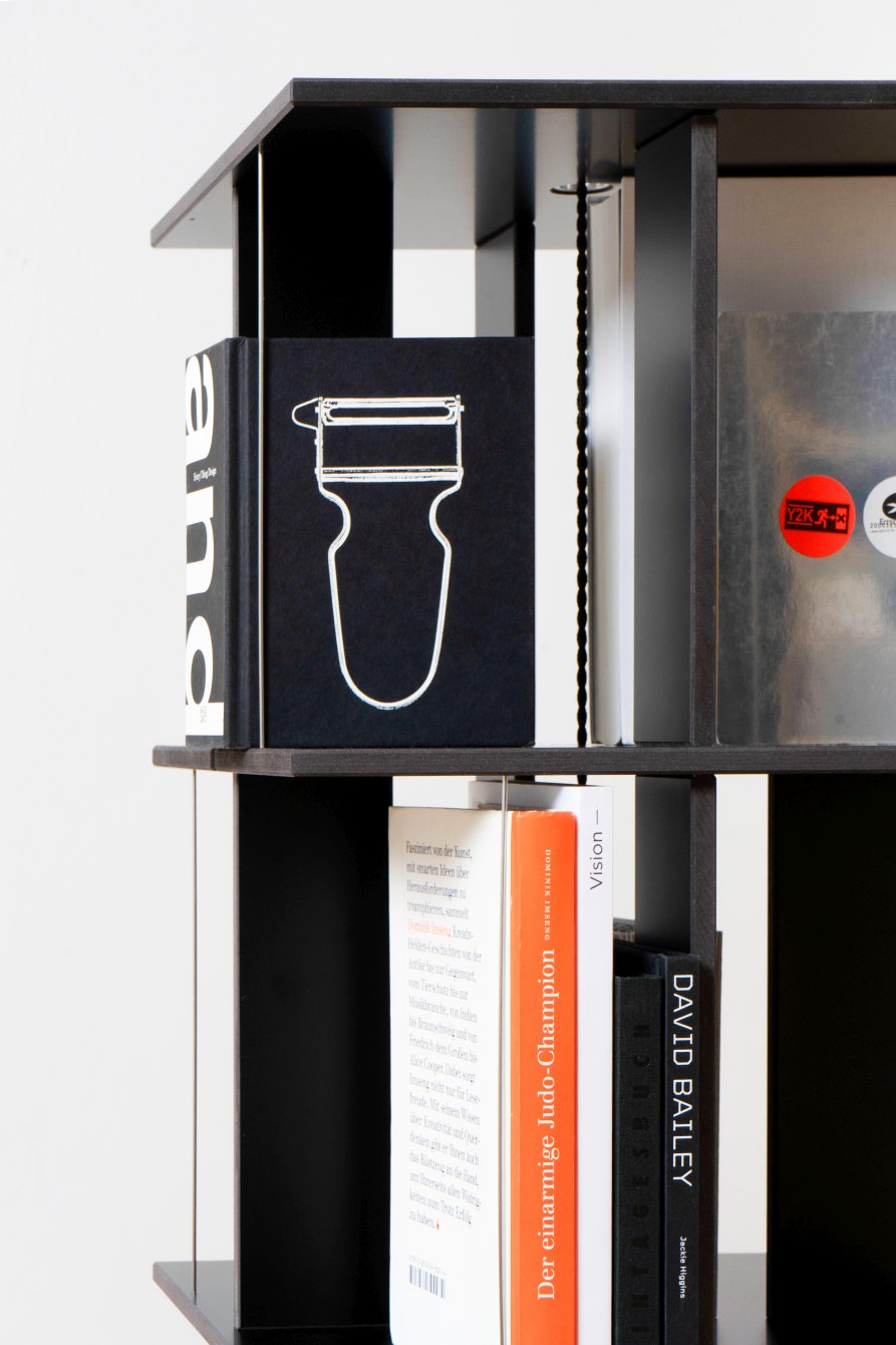 Buchstabler Bücherturm, DVD-Regal Nils Holger Moormann