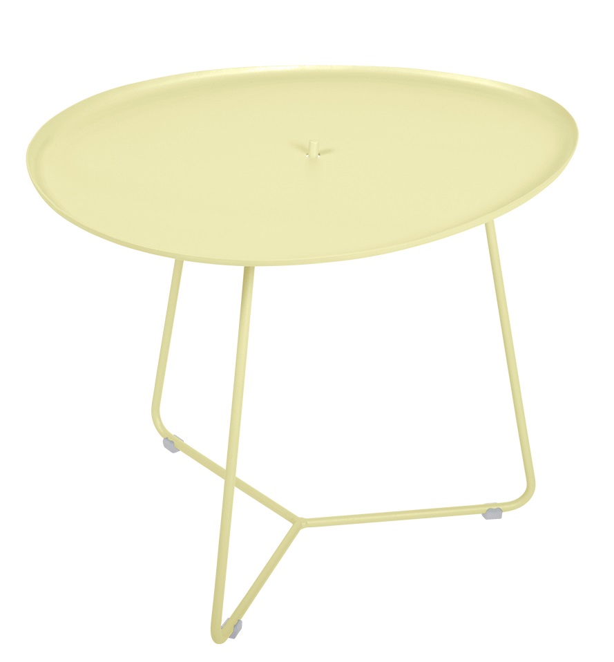 Kleiner, runder Cocotte Outdoor Tisch von Fermob in Zederngrün. Moderner Beistelltisch für Garten, Balkon und Terrasse.