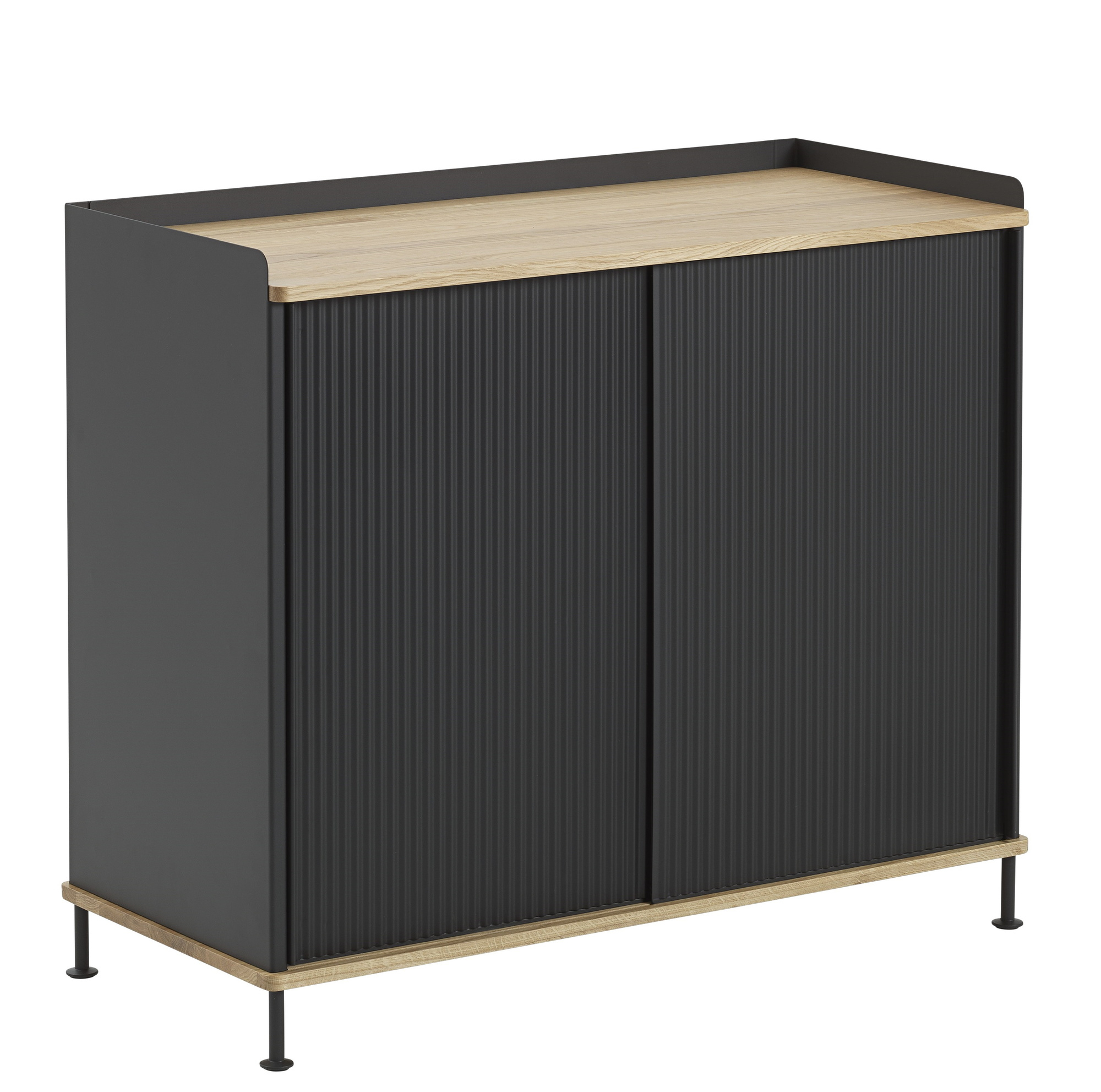 Enfold Sideboard Tall von Muuto, graues Sideboard mit Holzplatte und geriffelten Türen.