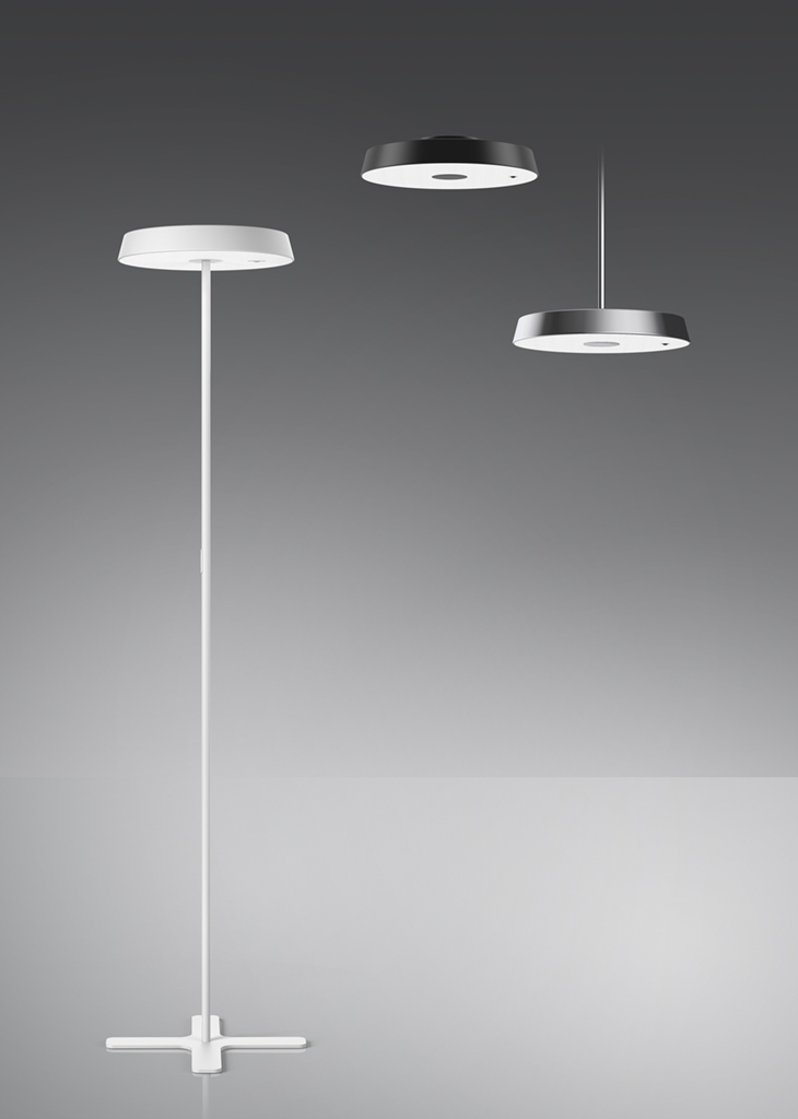 Produktbild: Belux Koi-S Deckenleuchte in Schwarz und Weiß, moderne LED-Deckenlampe und Stehleuchte.