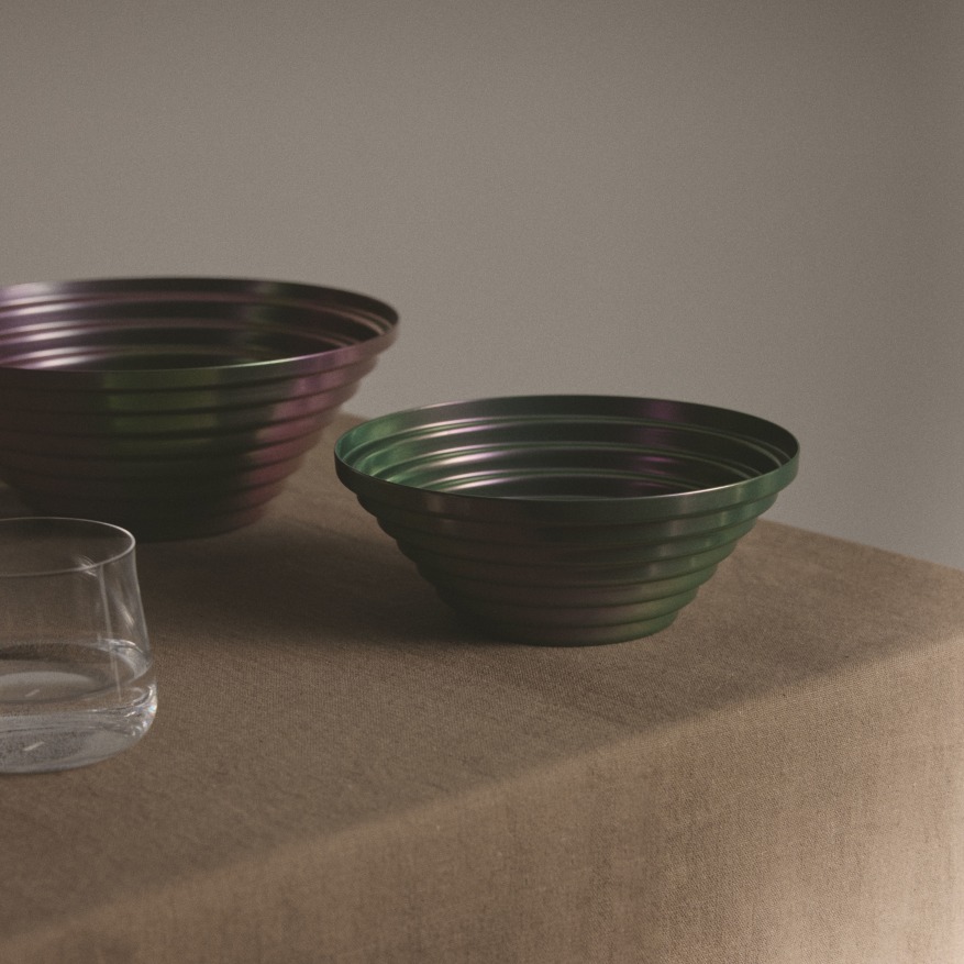 Alessi Maya Schale, rund, Ø 25 cm, in Purplegreen. Dekorative Designschale für Obst, Salate und mehr.